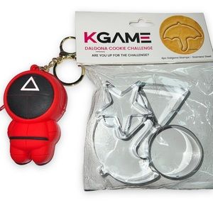 Squid Game Bundle - K Games Dalgona Cookie Cutters & Silicone Poppit Keychain